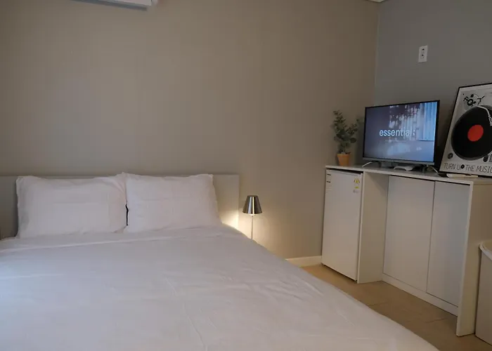 Eco Living Yeonnam * 서울특별시