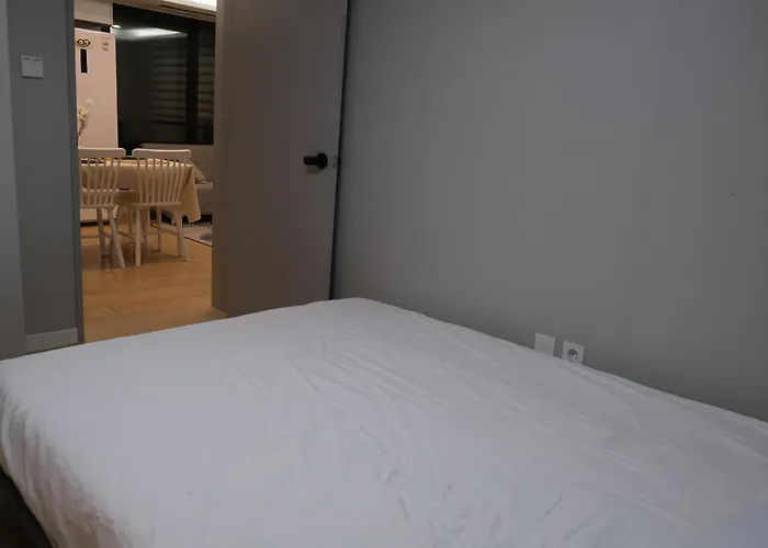 Eco Living Yeonnam 아파트