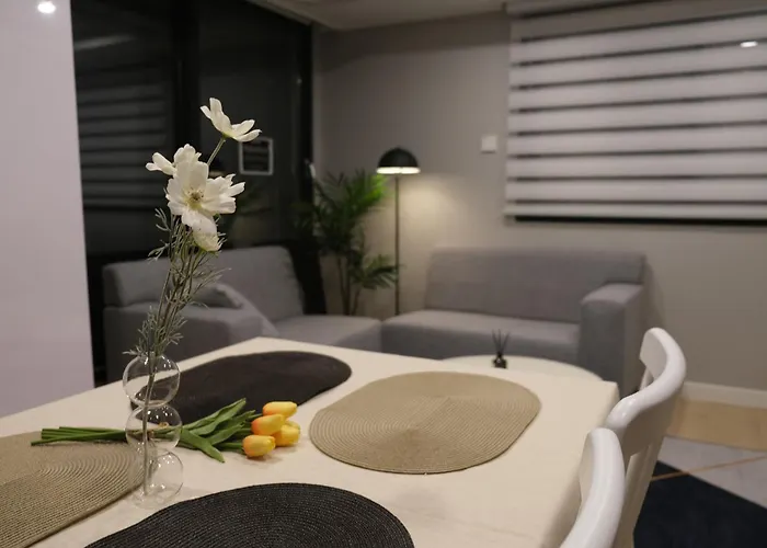Eco Living Yeonnam * 서울특별시