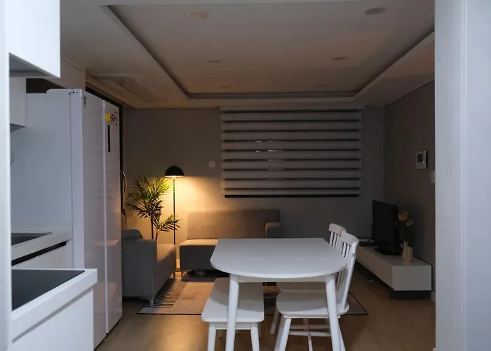 Eco Living Yeonnam 서울특별시